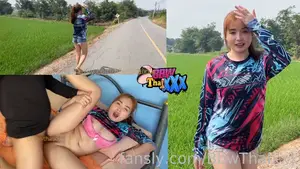 Bbwthaixxx หนังโป๊ไทย น้องแก้วตาเดินอยู่ริมนาแล้วมีหนุ่มมาชวนกลับห้องไปเล่นเสียว-300x450